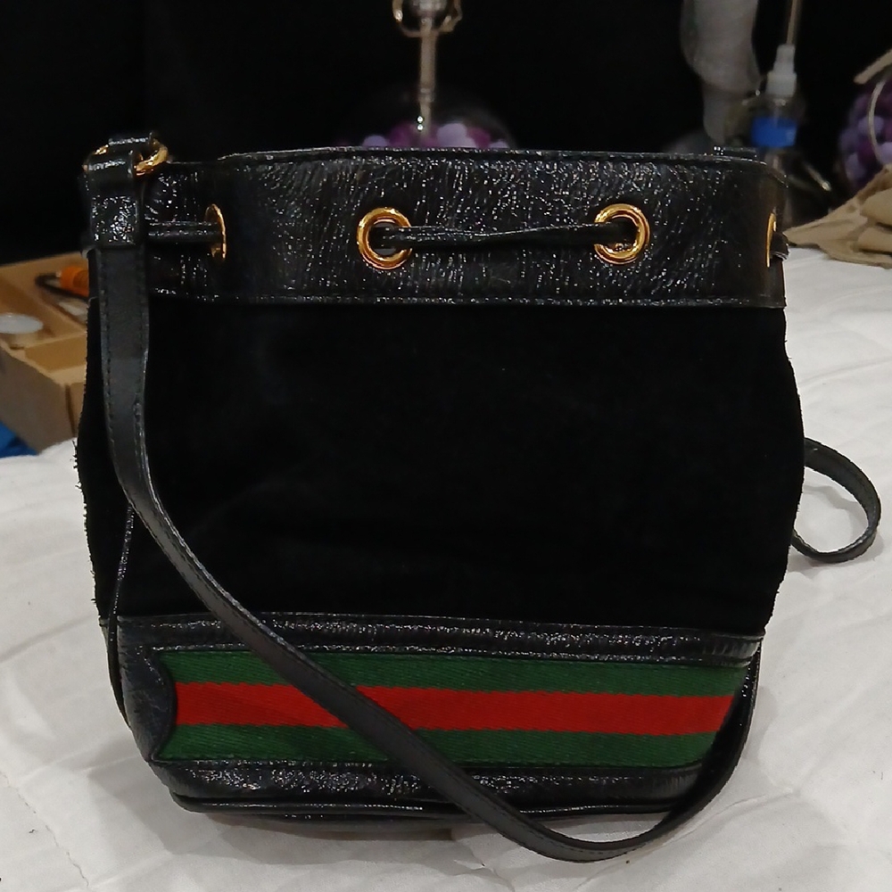 Gucci Black and Green Shoulder Bag with Iconic Webbing